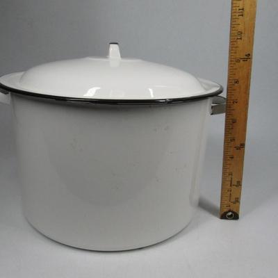 Large Vintage White Enamelware Stock Pot Dutch Oven with Lid