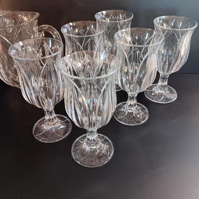 12-piece stemware set with matching 50 Oz Pitcher - Pompano Tulip