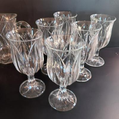 12-piece stemware set with matching 50 Oz Pitcher - Pompano Tulip