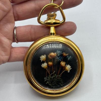 Vintage Retro Tiny Dried Flower in Plastic Gold Tone Medallion Frame