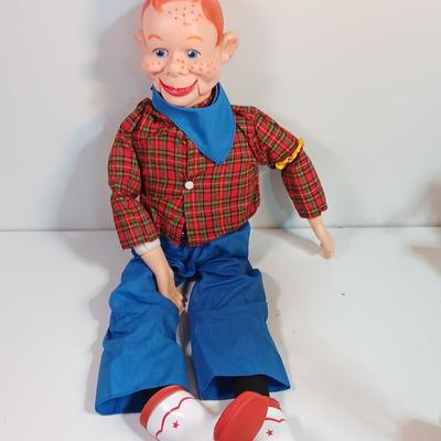 Vintage 1973 Howdy Doody Ventriloquist Doll Complete working condition RARE in near mint!! Eegee