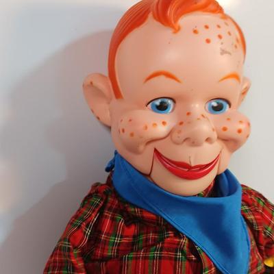 Vintage 1973 Howdy Doody Ventriloquist Doll Complete working condition RARE in near mint!! Eegee
