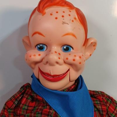 Vintage 1973 Howdy Doody Ventriloquist Doll Complete working condition RARE in near mint!! Eegee