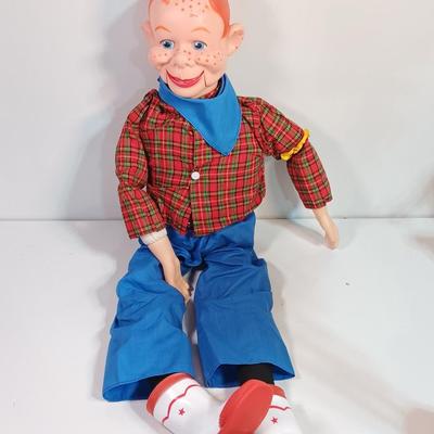 Vintage 1973 Howdy Doody Ventriloquist Doll Complete working condition RARE in near mint!! Eegee