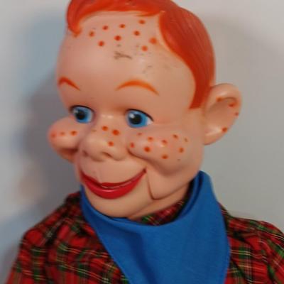 Vintage 1973 Howdy Doody Ventriloquist Doll Complete working condition RARE in near mint!! Eegee