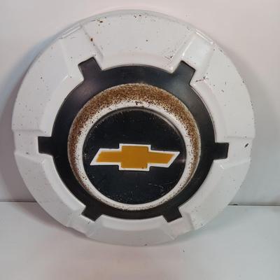 Vintage 1967â€“72 --12" dog dish hubcap