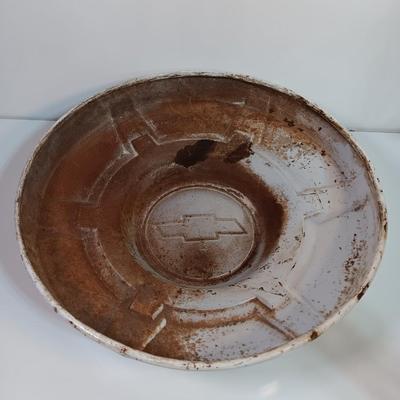 Vintage 1967â€“72 --12" dog dish hubcap