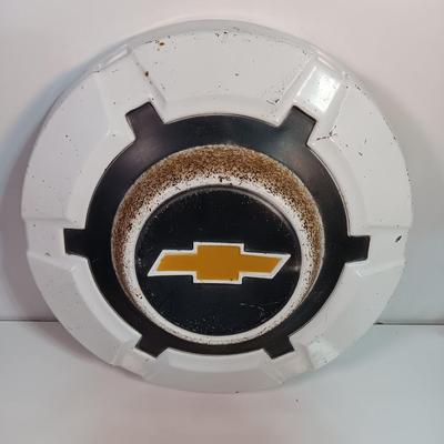 Vintage 1967â€“72 --12" dog dish hubcap
