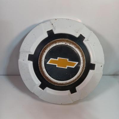 Vintage 1967â€“72 --12" dog dish hubcap
