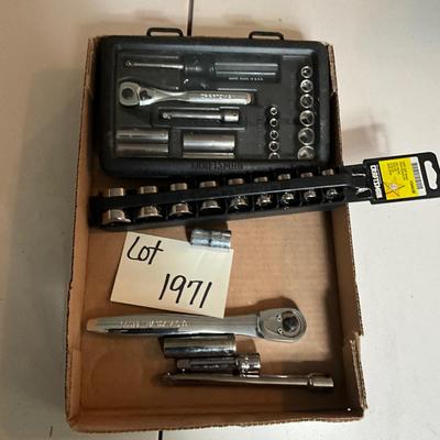 G1971 Small Craftsman Socket Set w/ Extras