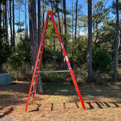 G1991 Large Werner Fiberglass 12'-16' Step Ladder