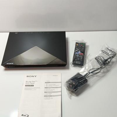 Sony Blue Ray disc / DVD Player with Wireless LAN built in Complete with remote control