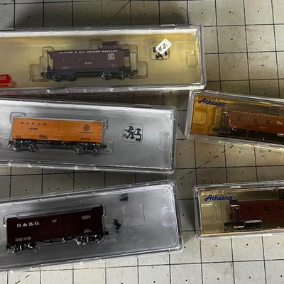 (5) N Scale Railroad Cars NEW in the BOX 