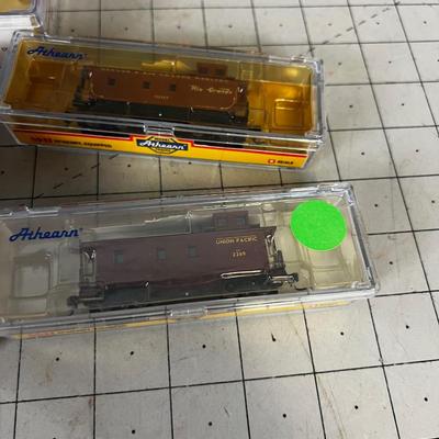(5) N Scale Railroad Cars NEW in the BOX 