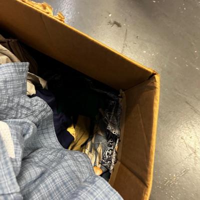 Box full of Men's Clothing (Easy 50 Pieces of Clothing) 