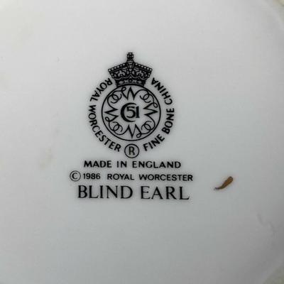 ROYAL WORCESTER BLIND EARL COFFEE POT white gold trim 