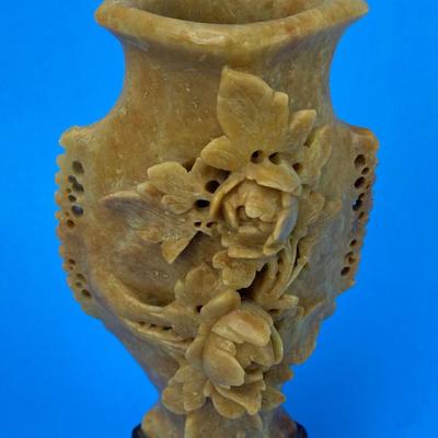  CHINESE Carved SOAPSTONE ORNAMENT VASE
