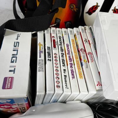 The Wii Deal: Plus lot of Games, Players, Controllers, Guitars 