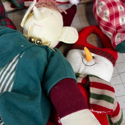 X-Mas Stuffies and a pillow (5 Pieces) 