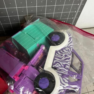 The Whole Poly Pockets Play set