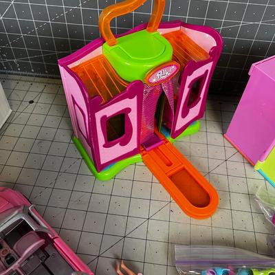 The Whole Poly Pockets Play set