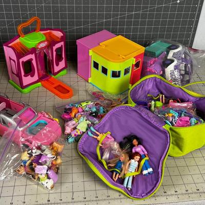 The Whole Poly Pockets Play set
