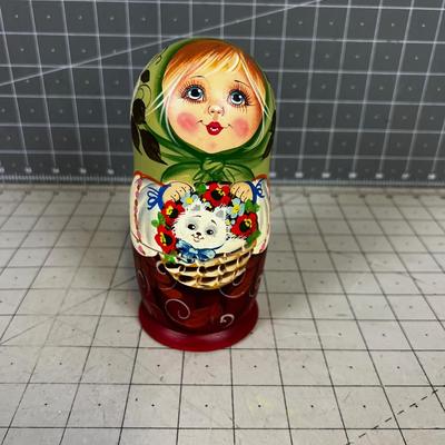 Russian Nesting Doll - 5 Deep Red & Green with Kitten