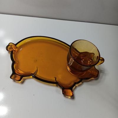 Tiara Exclusive 10091 Amber glass pig plate snack set with mugs