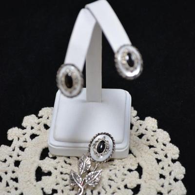 Matching 925 Sterling Earrings & Brooch with Mother of Pearl & Onyx 16.3g
