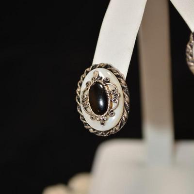 Matching 925 Sterling Earrings & Brooch with Mother of Pearl & Onyx 16.3g