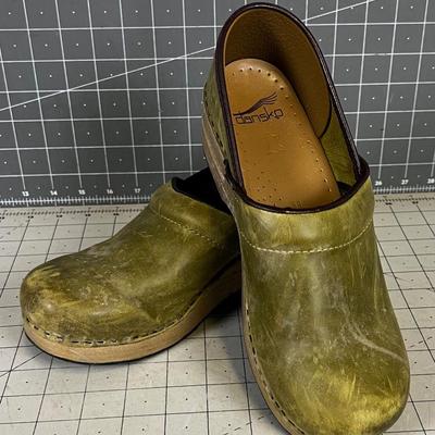 DANSKO Euro Clogs, Olive Green