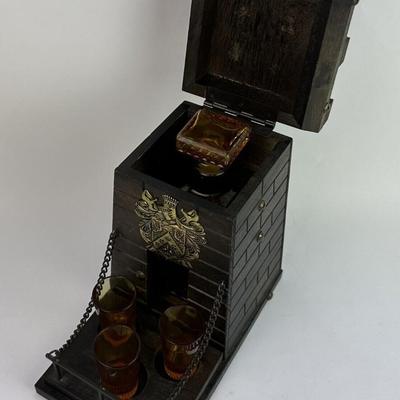  GOTHIC MEDIEVAL CASTLE DECANTER SET