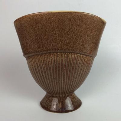 mcm RED WING POTTERY BELLE LINE FAN VASE 874 1960s