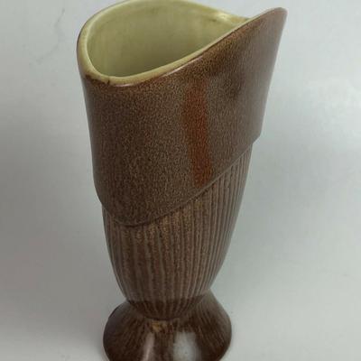 mcm RED WING POTTERY BELLE LINE FAN VASE 874 1960s