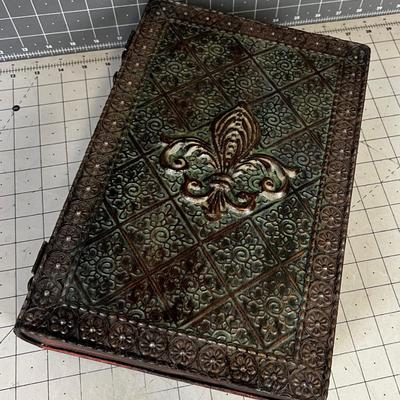 Fleur De Les Metal Box 
