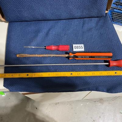 Specialty screw drivers