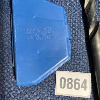Asst of drill bits
