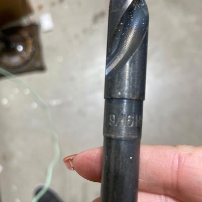Asst of drill bits