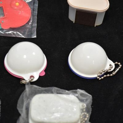 Lot of Miniature TUPPERWARE Containers/Magnets