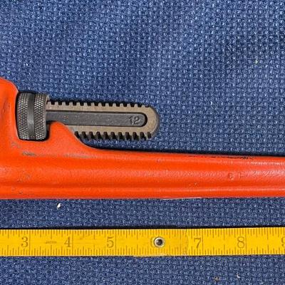 Pipe wrench