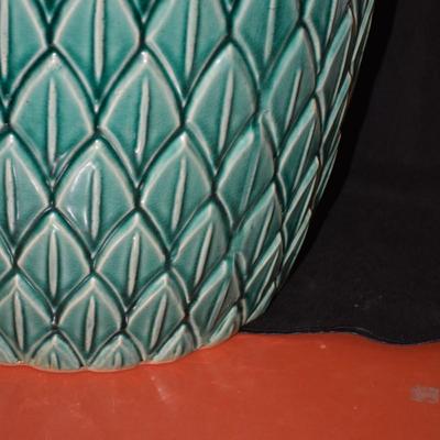 Large Ceramic 20th Century Green Leaf Garden Stool 20x15