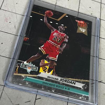 Collectible Sports Cards: Michael Jordan 1993 FLEER ULTRA 