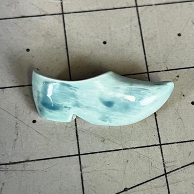 Enamel Blue Dutch Show Pin 