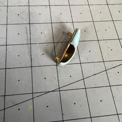Enamel Blue Dutch Show Pin 