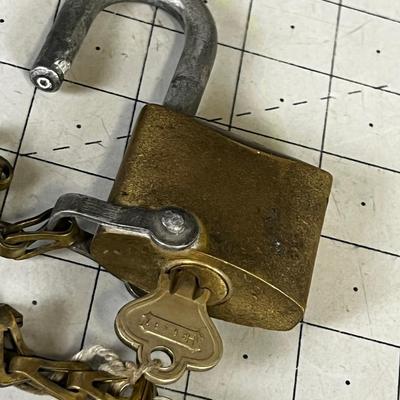 1 Pad Lock with 2 Keys 