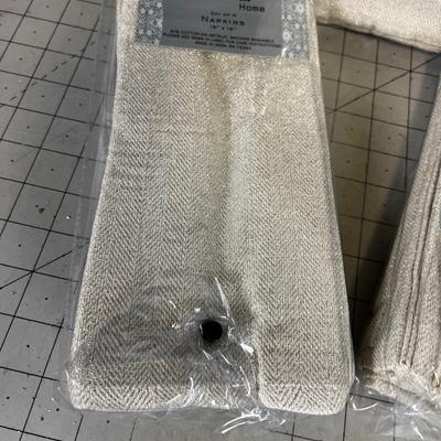 Nicole Miller NEW 3 Sets of Four Napkins, Silver Herringbone Sparkle 