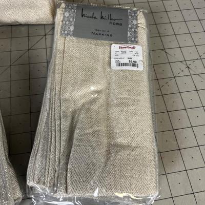 Nicole Miller NEW 3 Sets of Four Napkins, Silver Herringbone Sparkle 