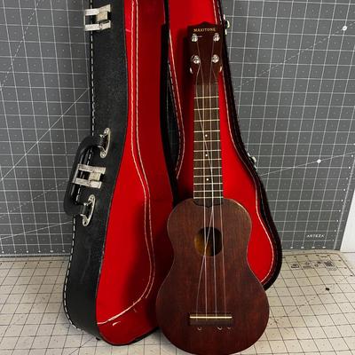 Maxi Tone Ukulele w/ Case