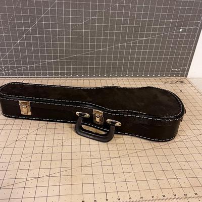 Maxi Tone Ukulele w/ Case