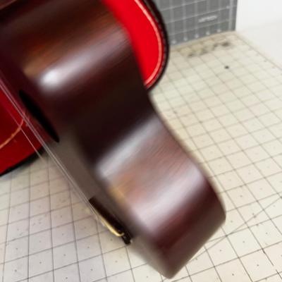 Maxi Tone Ukulele w/ Case